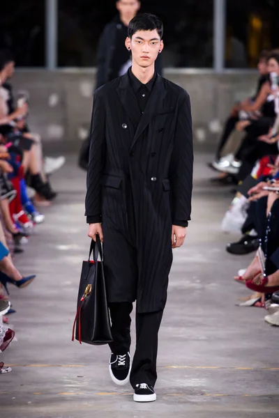 Look 34